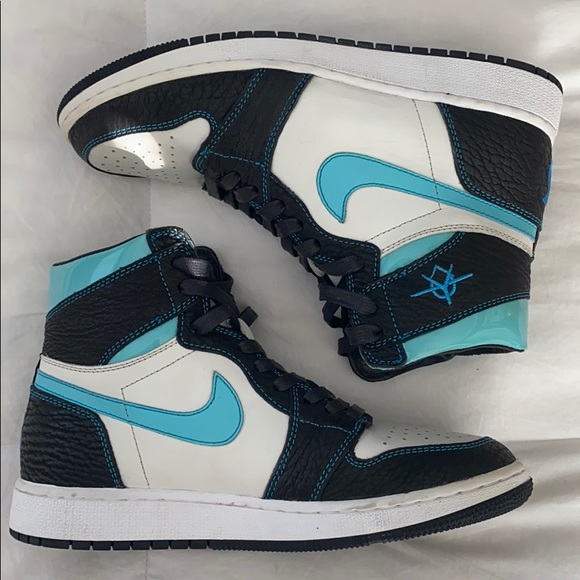 Custom Crackdown 3 Air Jordan 1 Sneakers - Picture 2 of 5